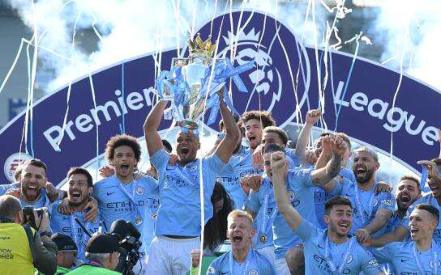 丹麦队依旧 丹麦队依旧